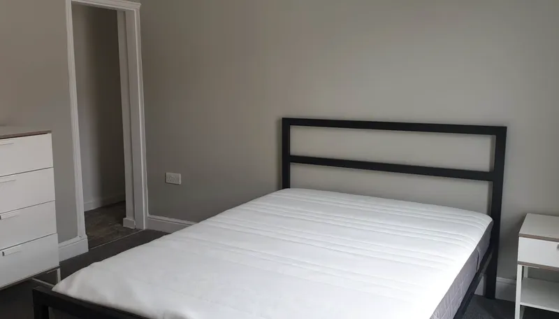 2 Bed Terraced House // Jul 2026 - Image 2